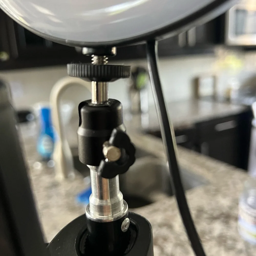 Selfie ring and tri-pod. Different settings & adjustable